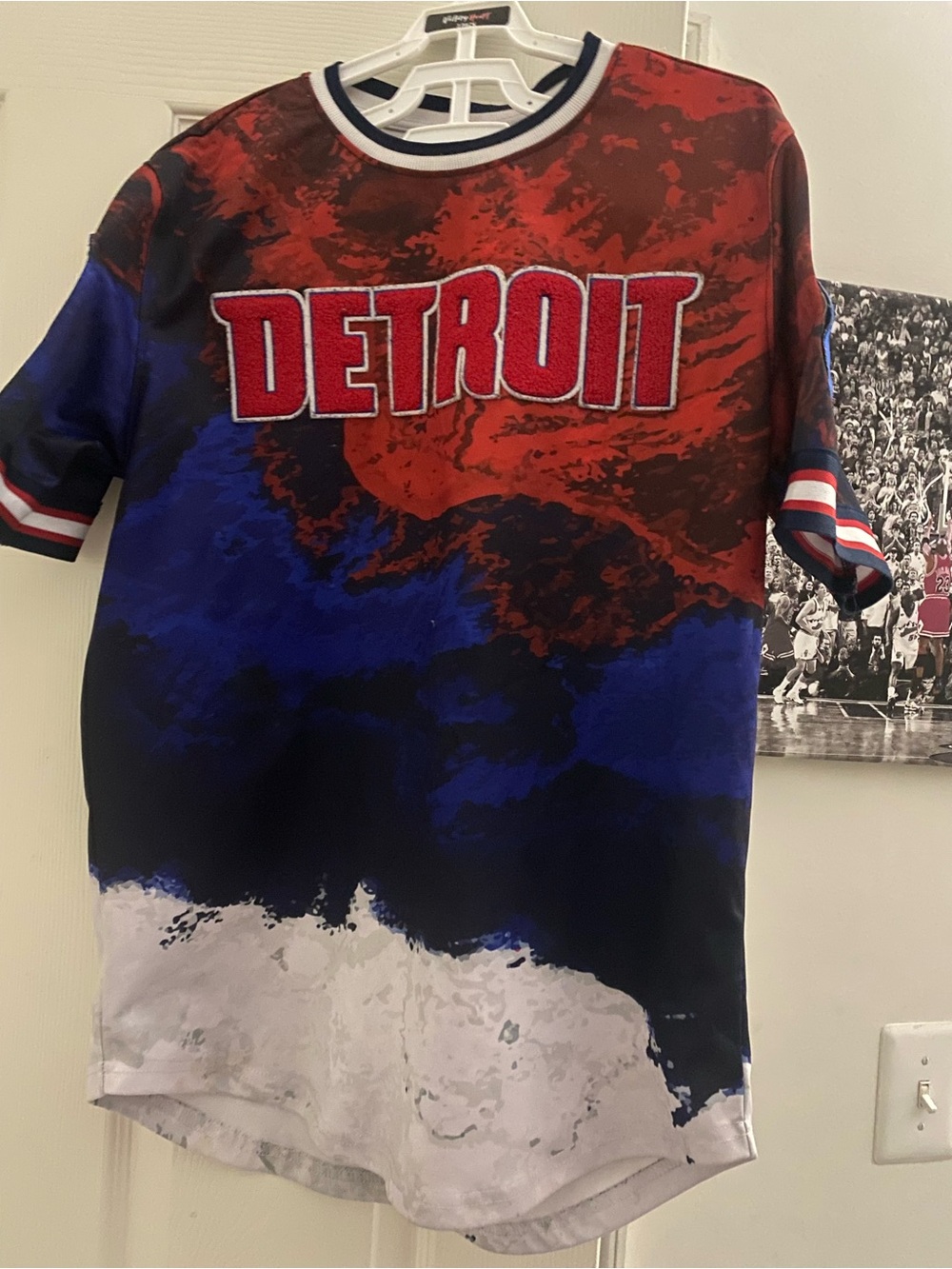 Detroit Graphic Tee in Red, Blue & White